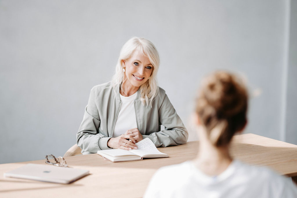 Anja Hellmann im 1:1 Online Coaching Gespräch – persönliche Gesundheitsbegleitung für Frauen ab 40